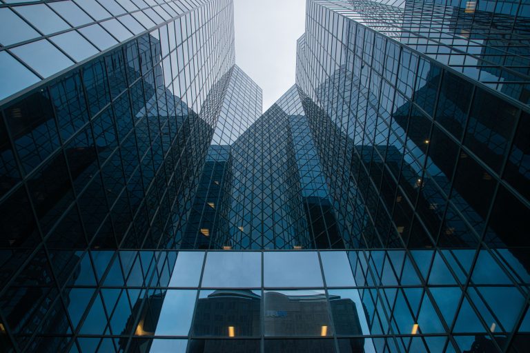 INVESTISSEMENT CONSEILS – Un milliard de collecte nette